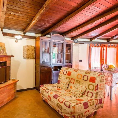 Margaret House 100 Meters From The Sandy Beach, Parking & Wifi Holiday home