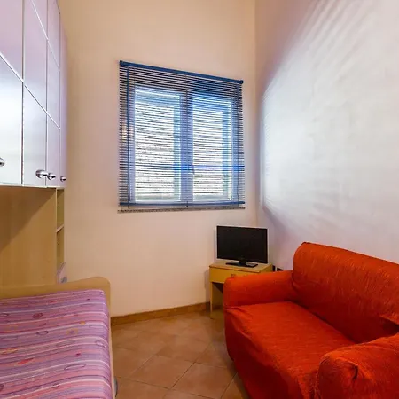 Margaret House 100 Meters From The Sandy Beach, Parking & Wifi Holiday home