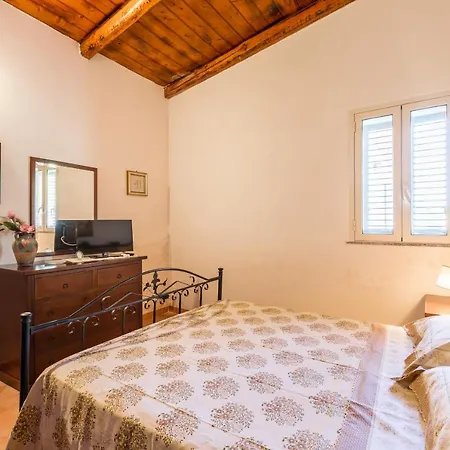 Holiday home Margaret House 100 Meters From The Sandy Beach, Parking & Wifi