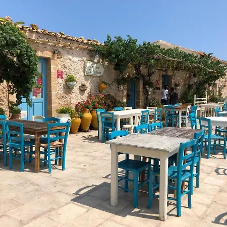 Holiday home Margaret House 100 Meters From The Sandy Beach, Parking & Wifi Calabernardo