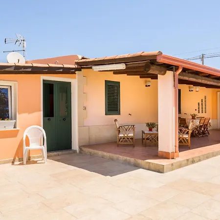 Margaret House 100 Meters From The Sandy Beach, Parking & Wifi Holiday home Calabernardo