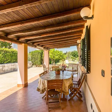 Margaret House 100 Meters From The Sandy Beach, Parking & Wifi * Calabernardo