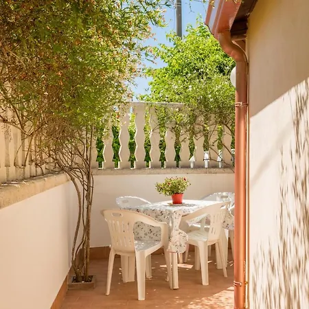 Margaret House 100 Meters From The Sandy Beach, Parking & Wifi * Calabernardo