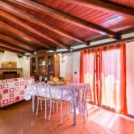 Margaret House 100 Meters From The Sandy Beach, Parking & Wifi Vakantiehuis *
