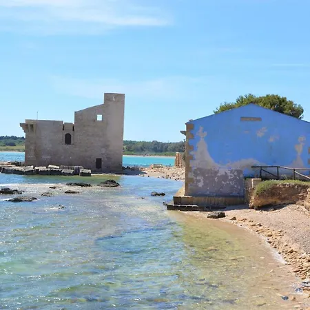 Margaret House 100 Meters From The Sandy Beach, Parking & Wifi Vakantiehuis Calabernardo